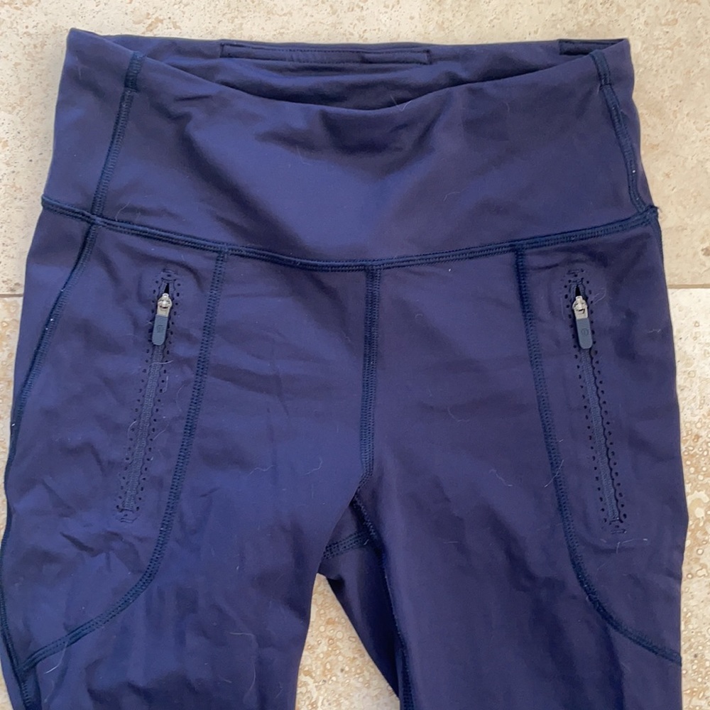 Lululemon Leggings With Mesh Insert Size 4 - image 2